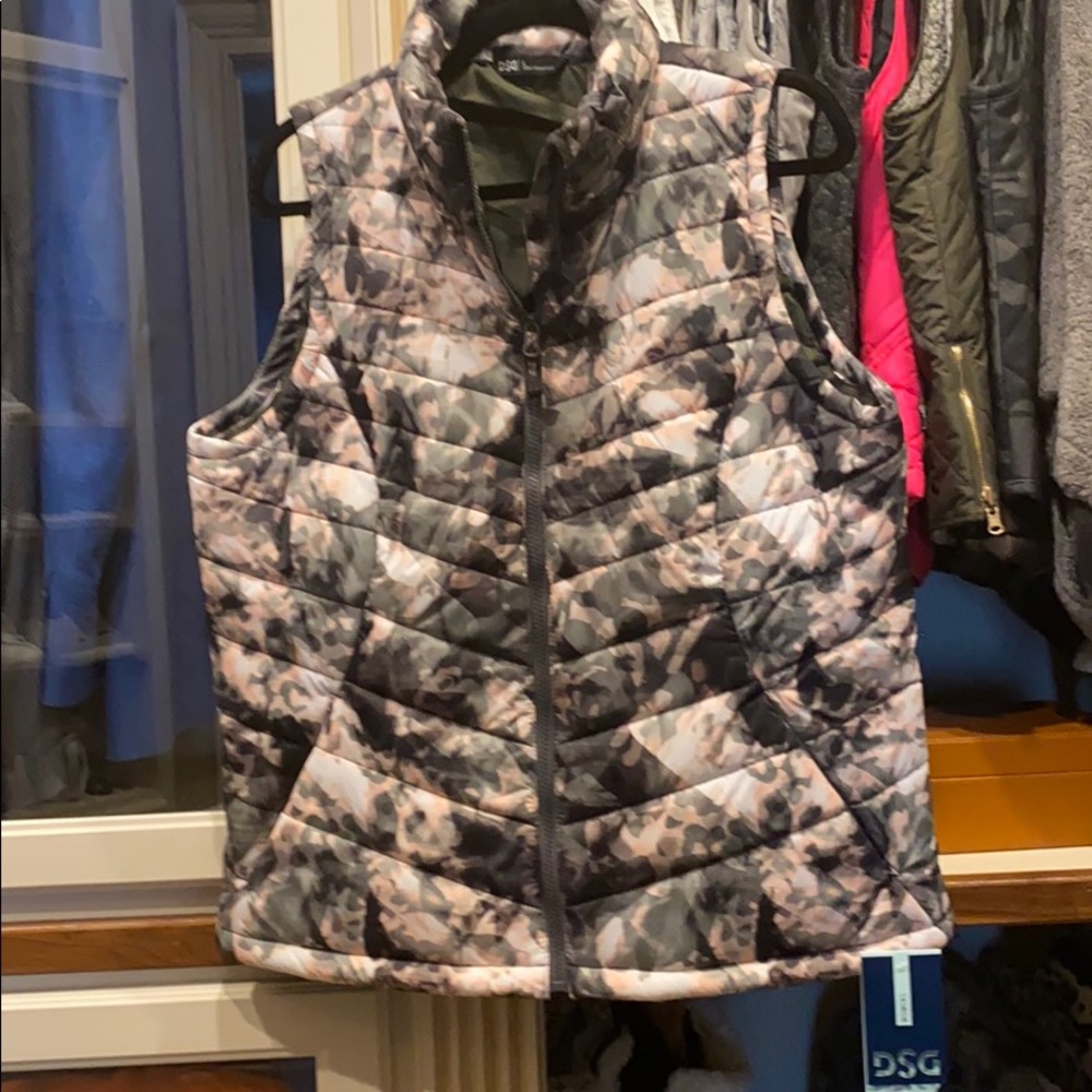 Camo best DSG New with tags